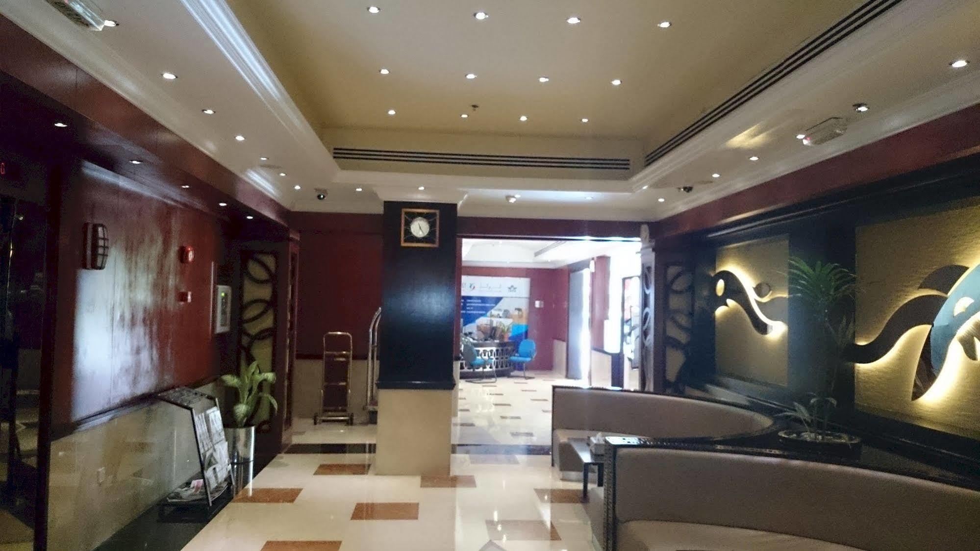 Sandras Inn Dubai Bagian luar foto