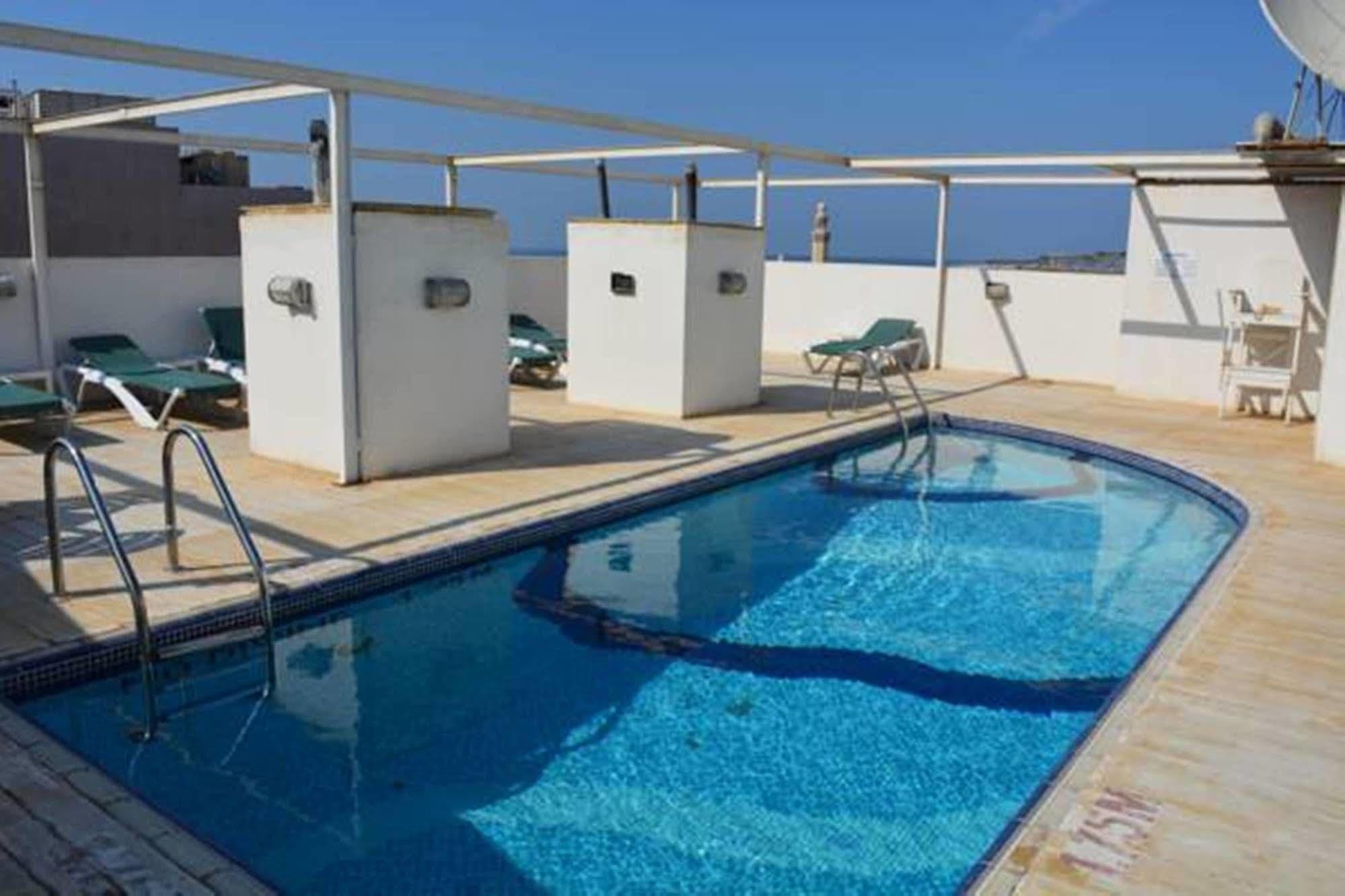 Sandras Inn Dubai Bagian luar foto