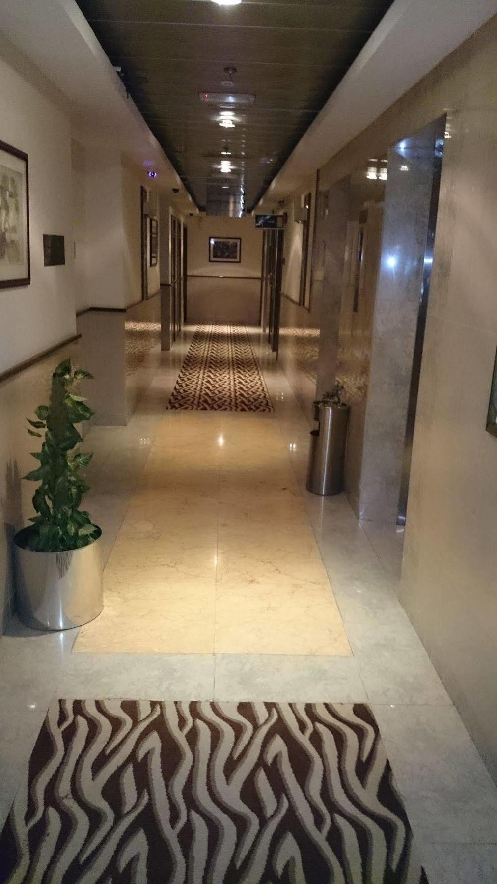 Sandras Inn Dubai Bagian luar foto